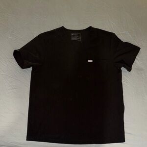 Figs Men's Black Chisec Three Pocket Scrub Top